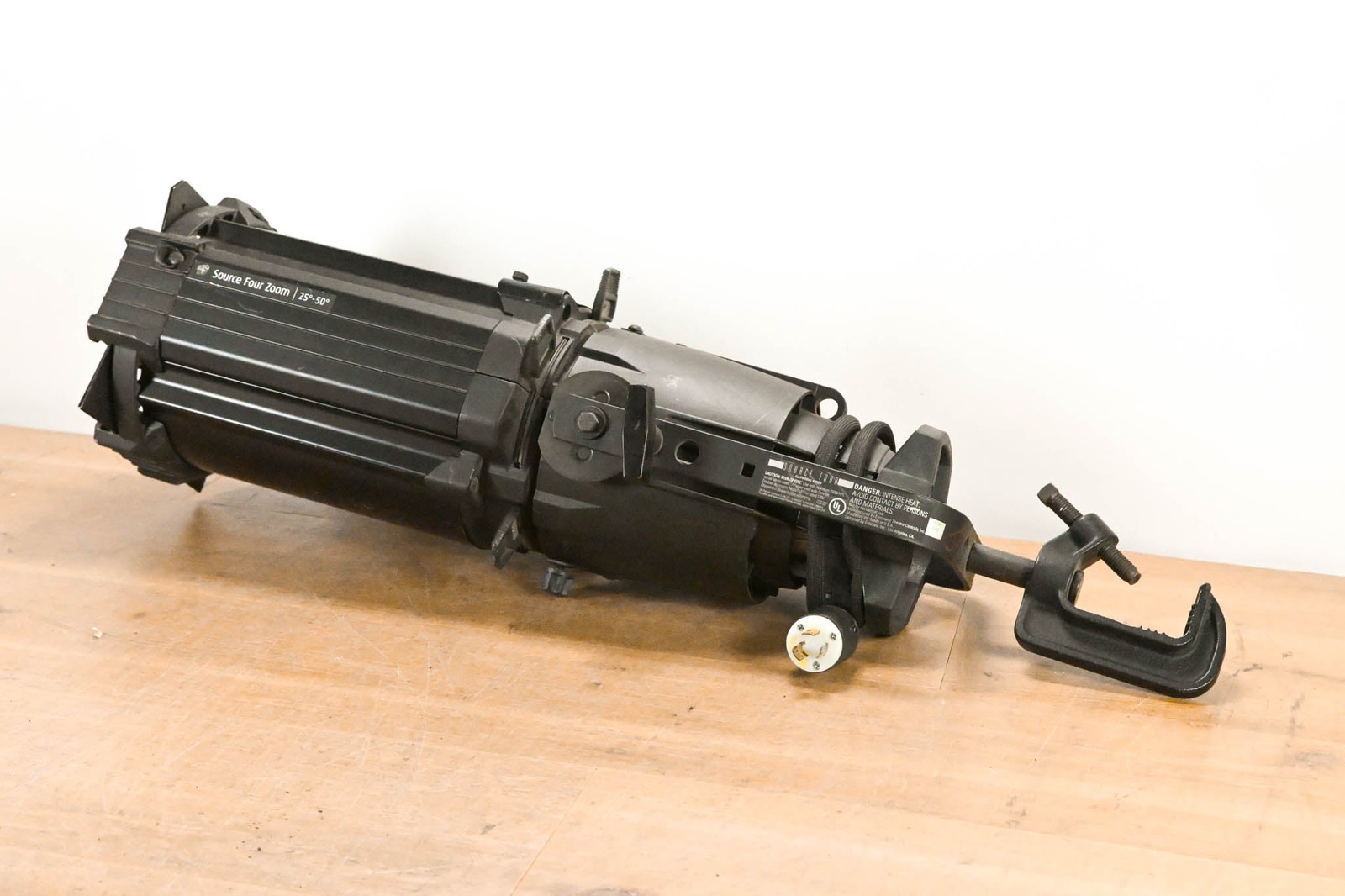 ETC Source Four Zoom 25-50 Degree 750 Ellipsoidal Light CG0129T