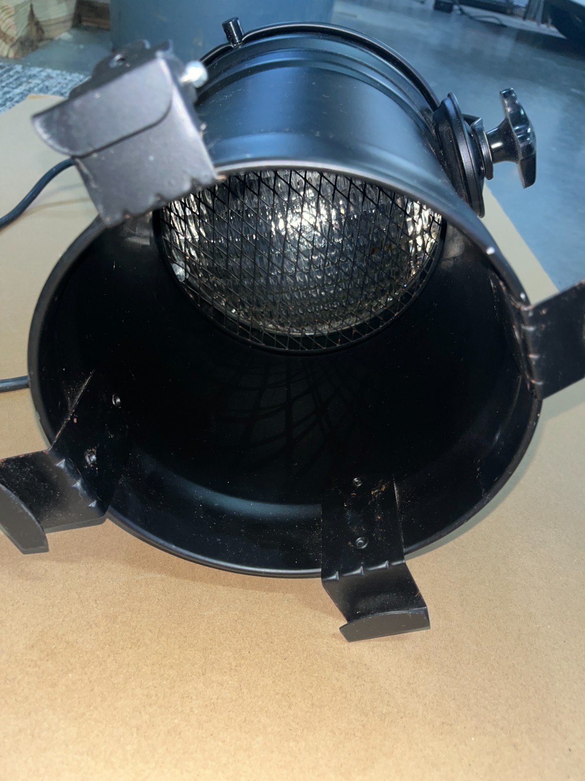 Stage Ape Professional Lighting PAR 64 B with working lamp aluminum can concert