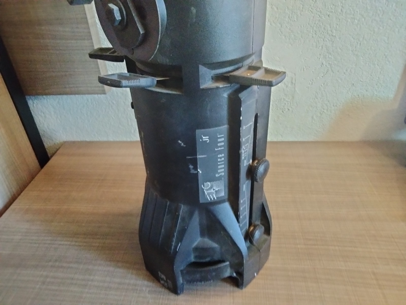 ETC Source Four Jr 25-50 Degree Zoom – Ellipoidal Series Stage Light ~ Read!