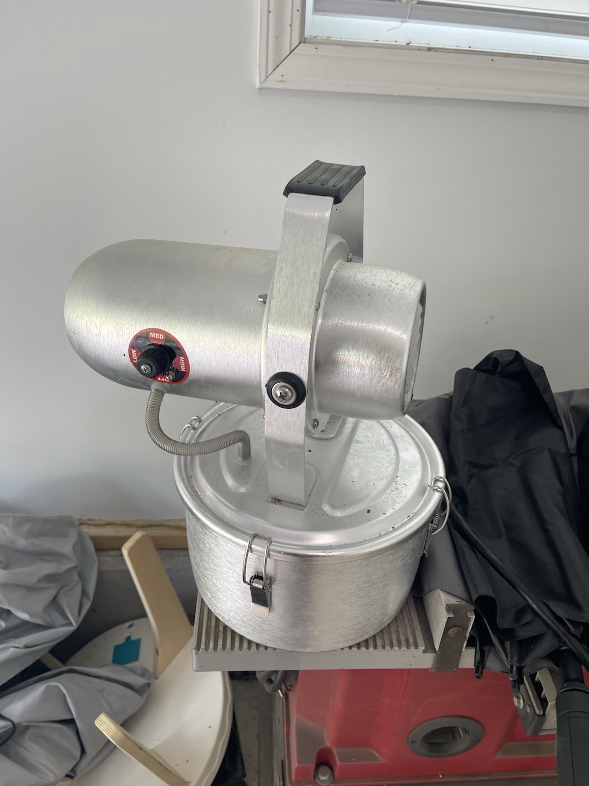 Halogen Effect Light Fixture Manual Pan & Tilt w/ Yoke Mount & Power Cord