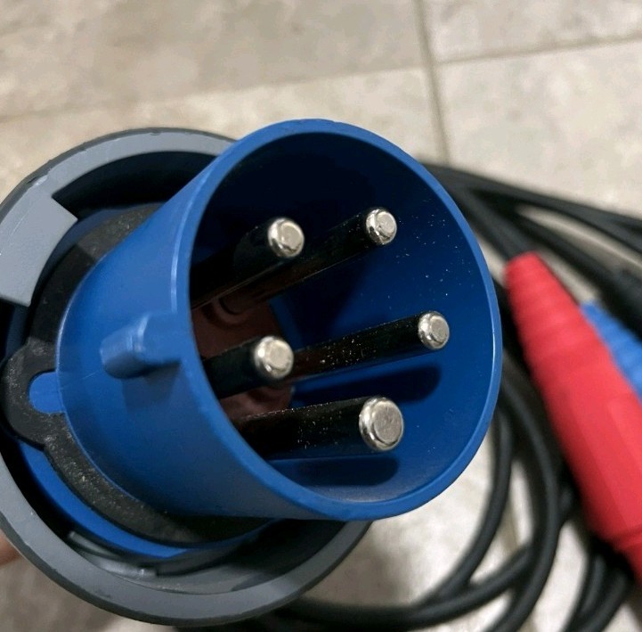 Mennekes 560P9W 60 AMP Pin And Sleeve 120/208 VAC, CamLock Feeder Adapter