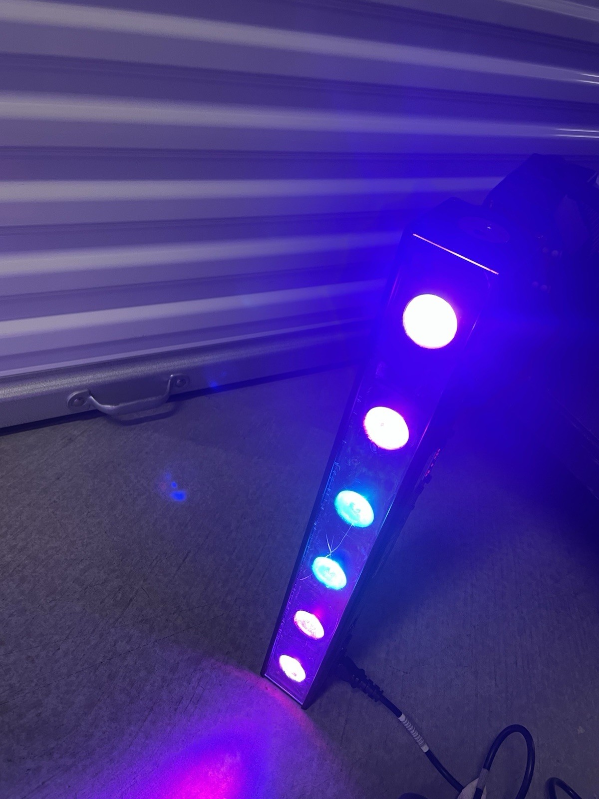 ADJ ULTRA BAR 6 LED Wash Light Plastic Cover Has Crack Works Great No Power Cord