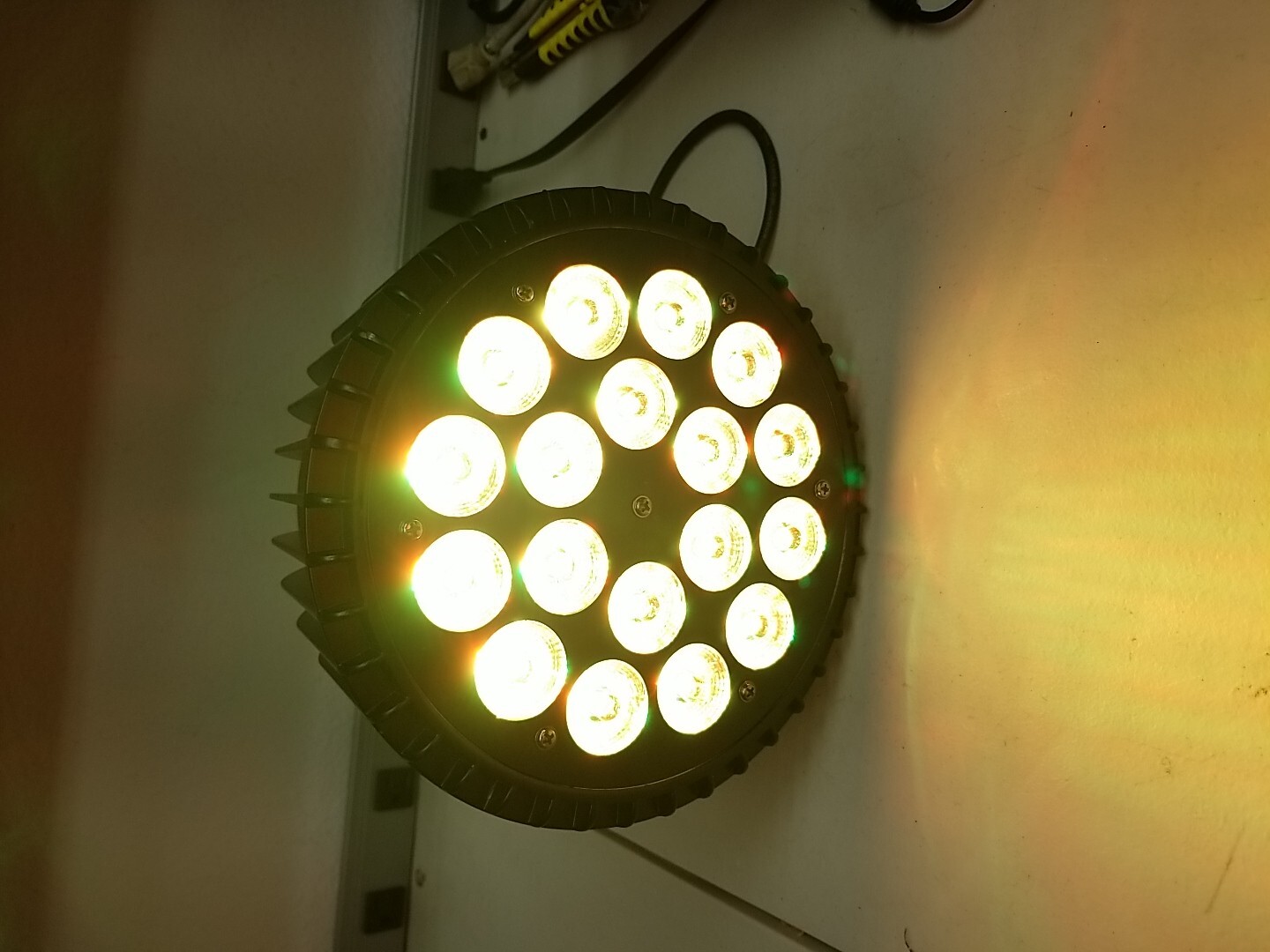 SHEHDS Aluminum Alloy 18x12W LED PAR Stage Light RGBWA