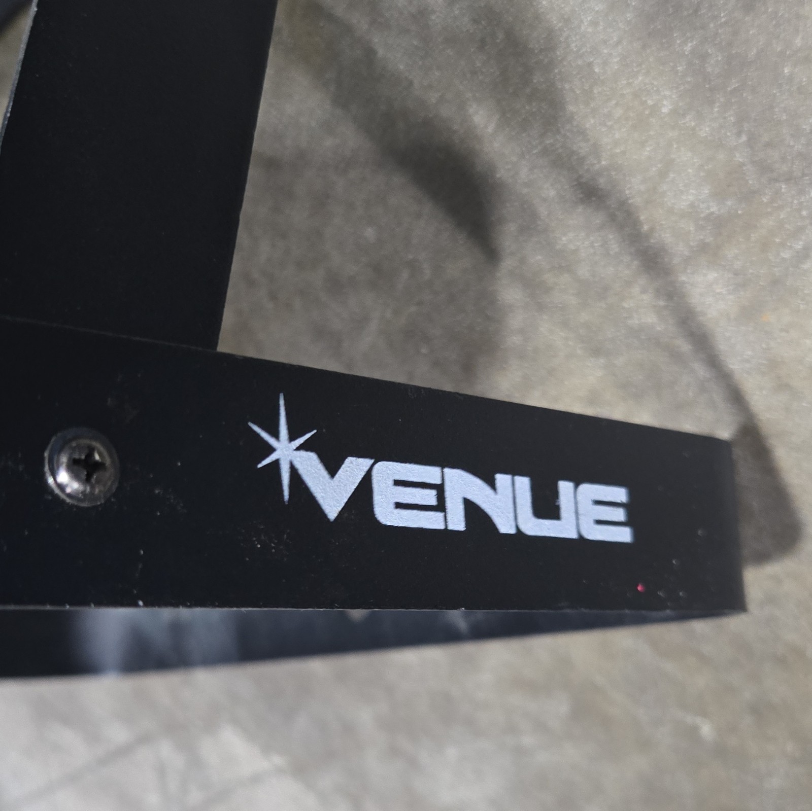 Venue THINPAR 64 LED PAR Stage Light, DMX/Sound, Multicolor, Mount Bracket