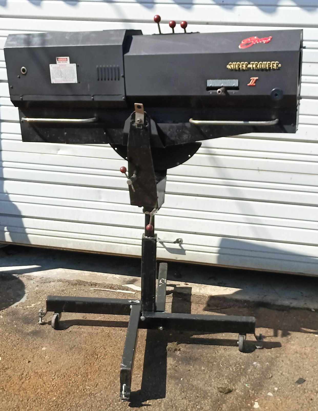 Strong Sycrolite Super Trouper 2 Follow Spot Light, Power Supply, stand, cover