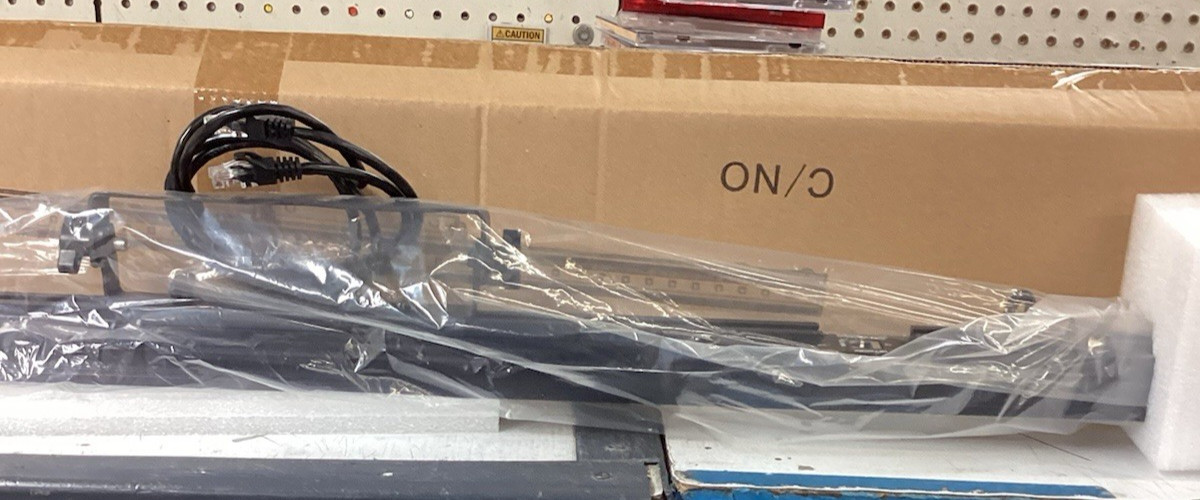 PIXEL LIGHT BAR 41X6X4 (NEW) UNBRANDED