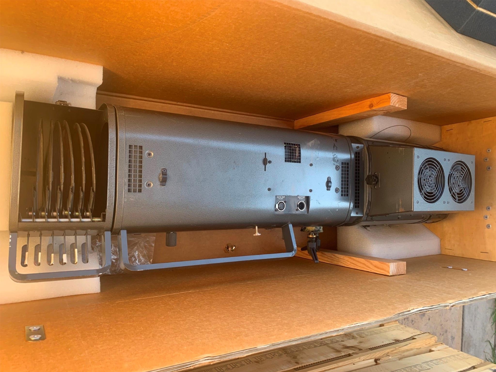 Robert Juliat Ivanhoe 2500 Followspot with CAD 900 Ballast *UNKNOWN CONDITION*