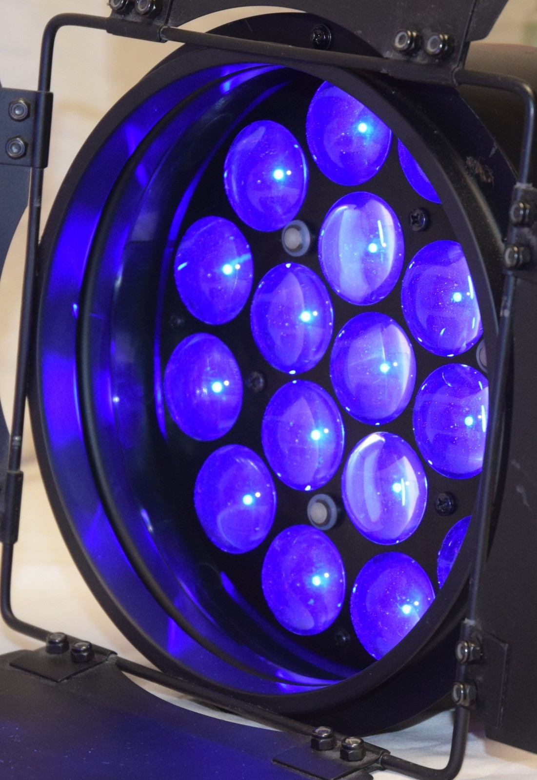 Blizzard ProPar Z19 RGBW 19x15w LED 5º- 60º Professional Stage Light
