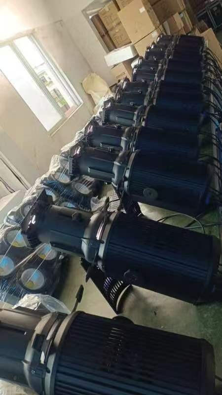 26° lens 300W 6500K RGBW 4IN1 LEKO LED Profile Spot Ellipsoidal Light
