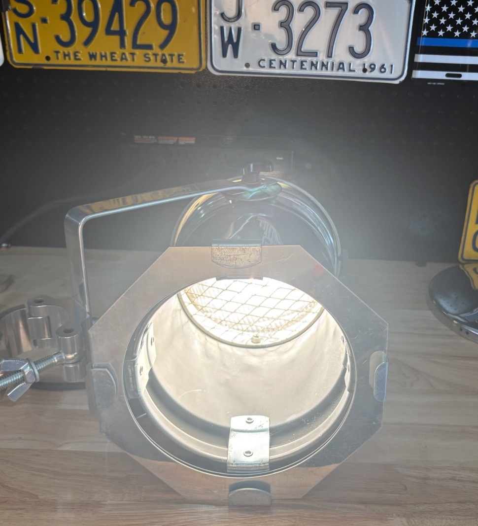 PAR CAN- SILVER SPOT LIGHTING FIXTURE PRO BURGER SWL 500 KGS TUV PRODUCT Tested