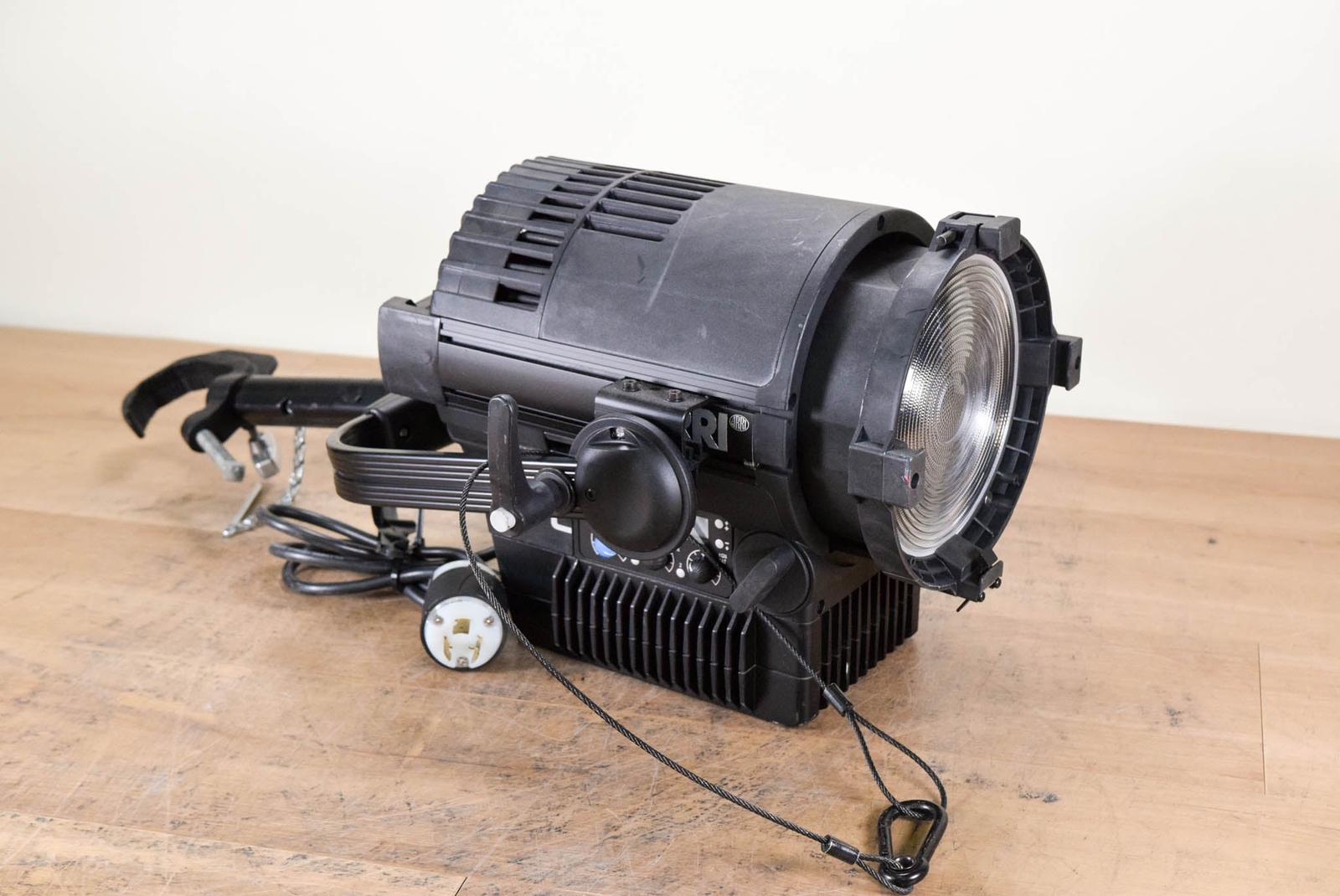 ARRI L7-C LE2 Color LED Fresnel CG00SY6