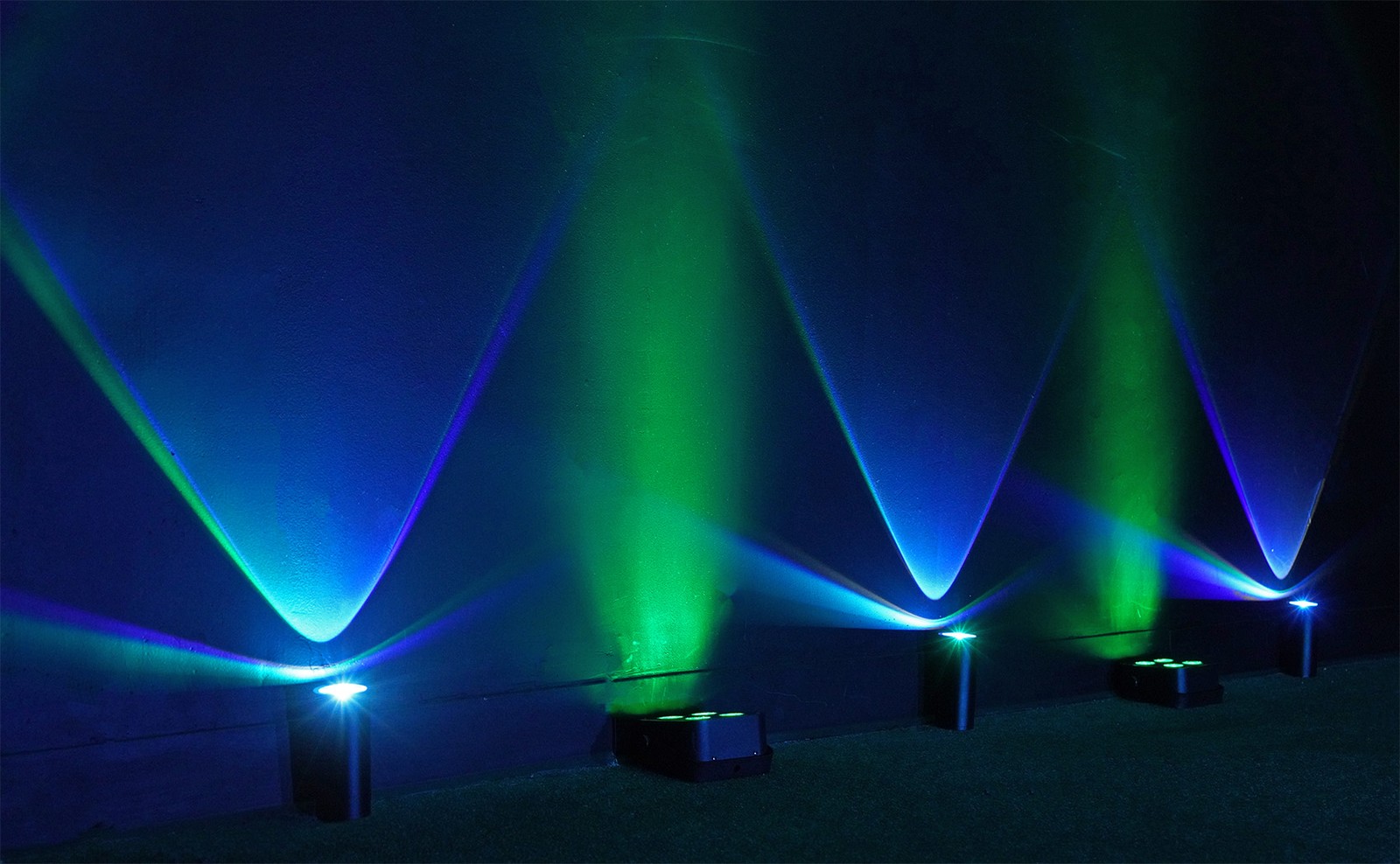 Rockville MINI HALO BLACK DJ Wall Wash Light Effect, Battery, Wireless DMX, RF