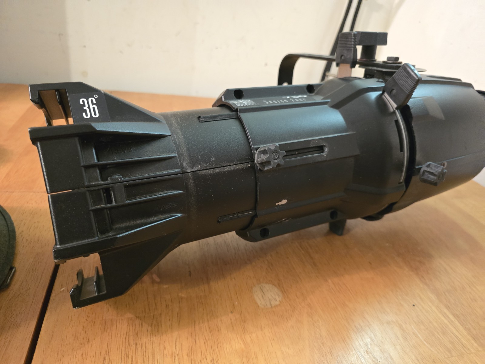 ETC Source Four 750 Ellipsoidal Stage Light Spot 36 Degree Lens Edison Plug…