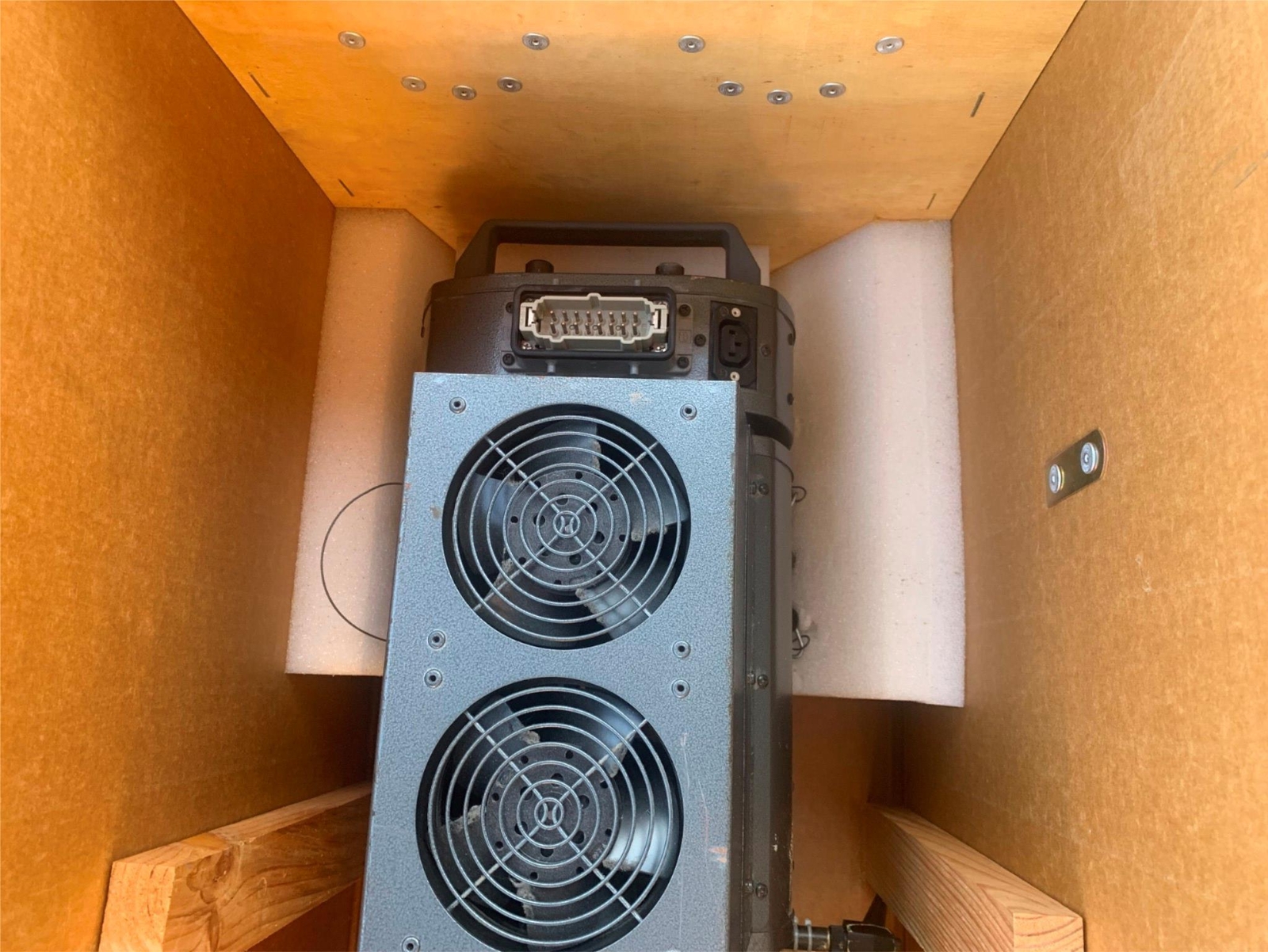 Robert Juliat Ivanhoe 2500 Followspot with CAD 900 Ballast *UNKNOWN CONDITION*