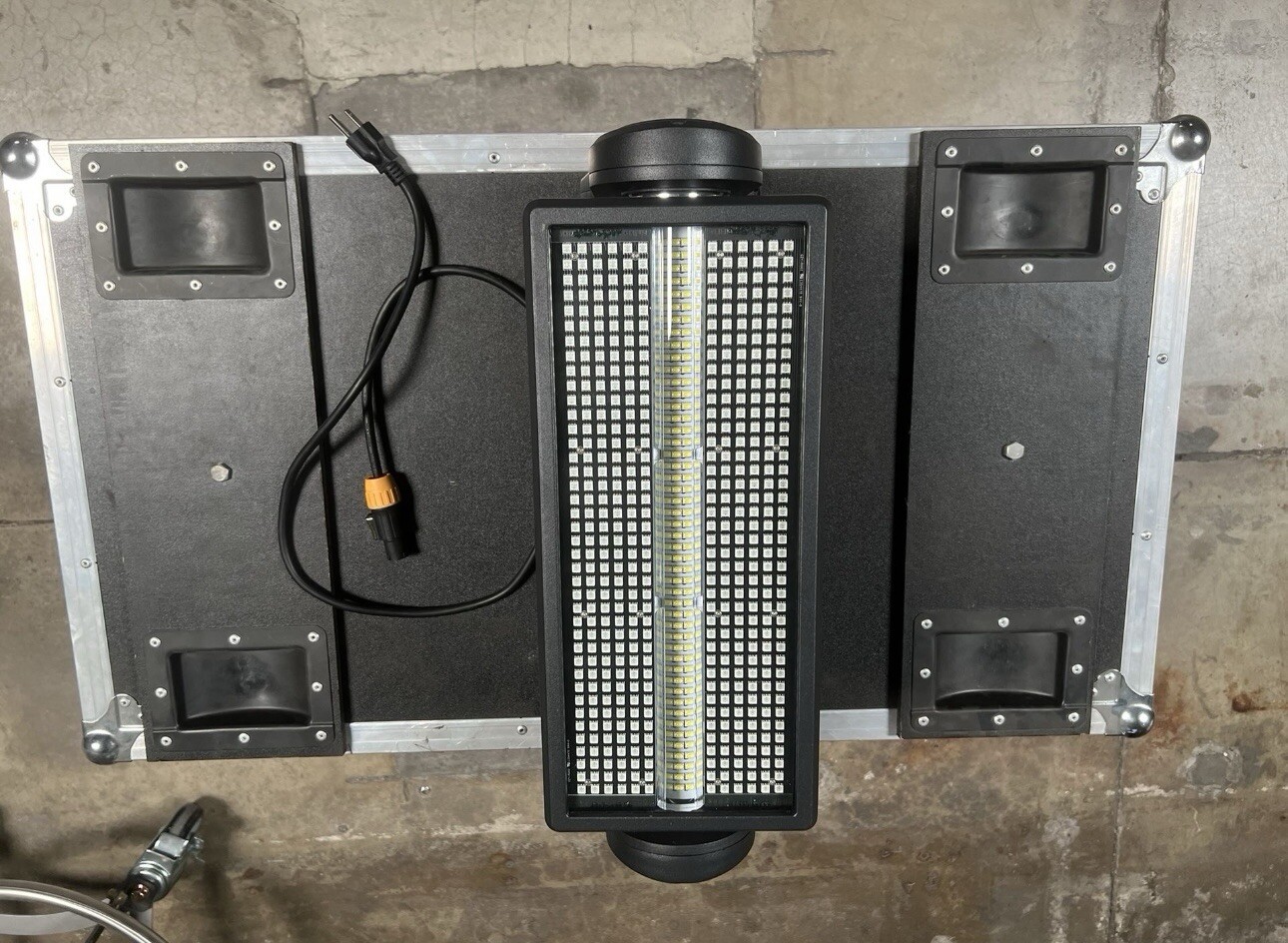 LED Pixel Strobe / Wash – DMX Stage Moving Head Light Fixture IP65