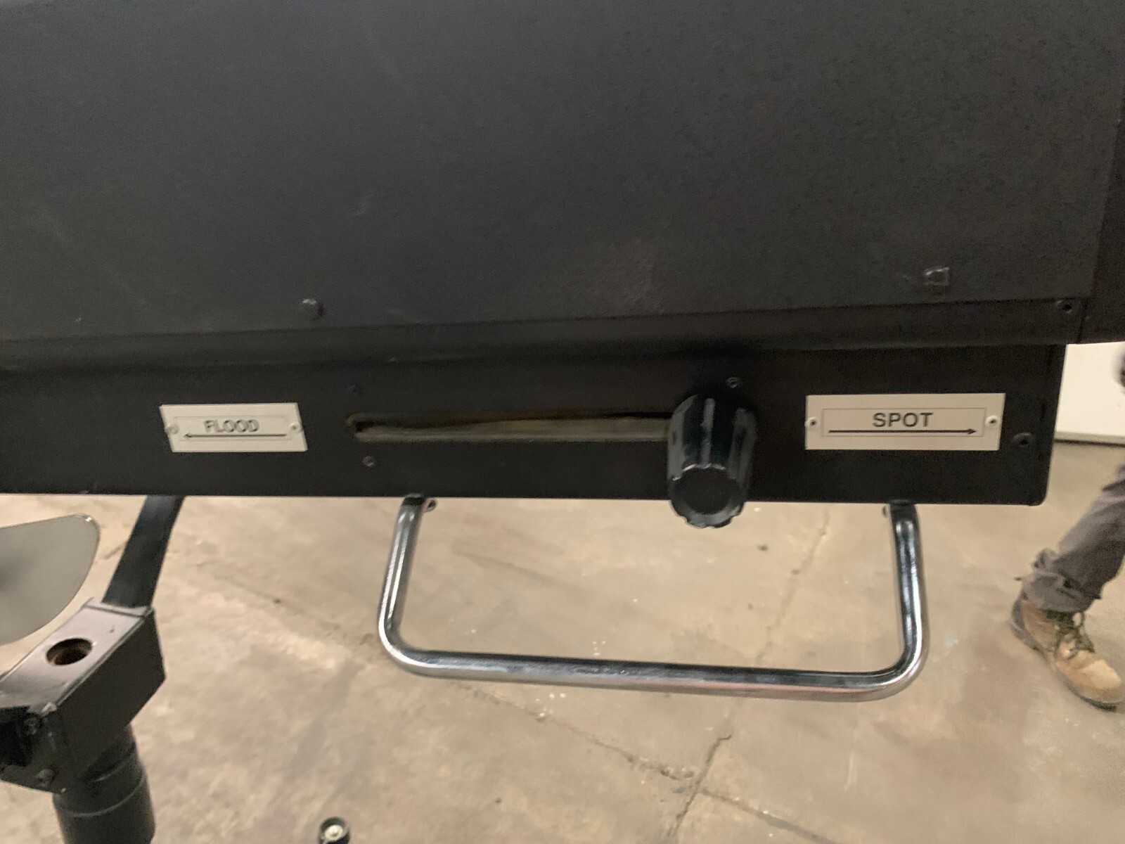 Altman Voyager HTI 400W Long Throw Follow Spot with Stand (220-240V) w/ stand