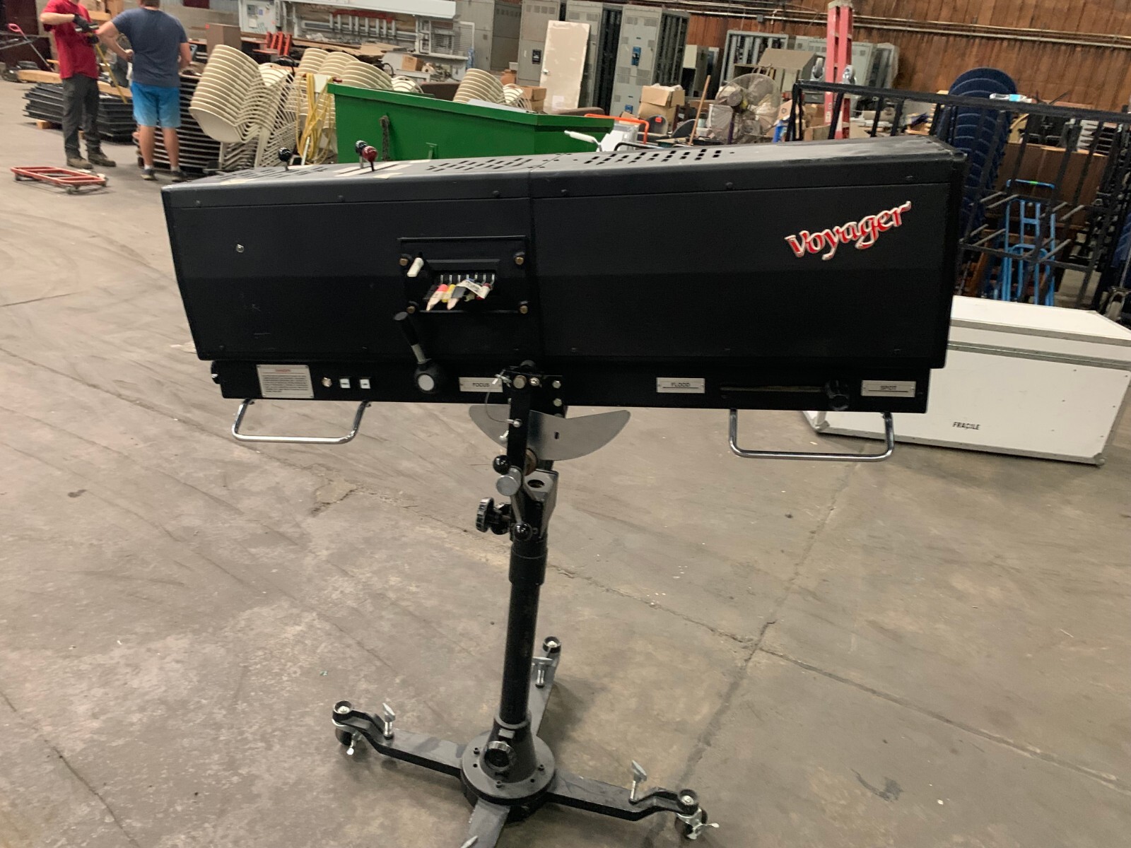 Altman Voyager HTI 400W Long Throw Follow Spot with Stand (220-240V) w/ stand