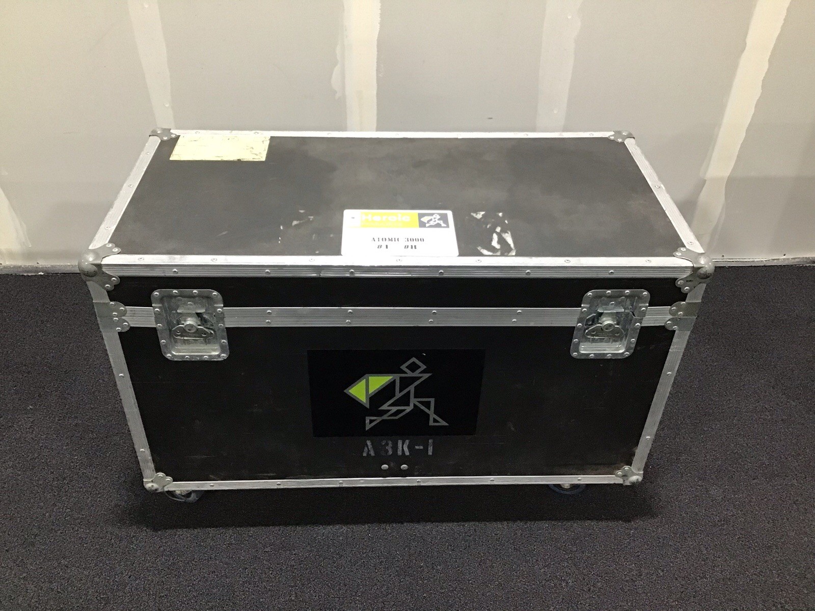 Martin Atomic 3000 Xenon Discharge Strobe Light Fixtures W/ Case