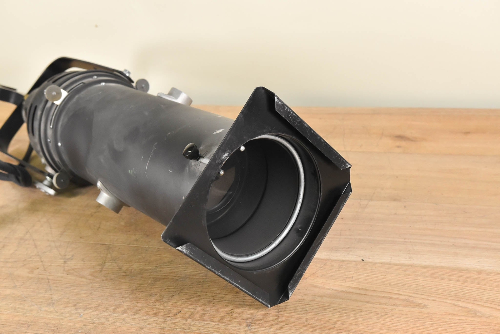 L&E AQ61 Ellipsoidal Light (Unknown Lens Degree) CG0002K