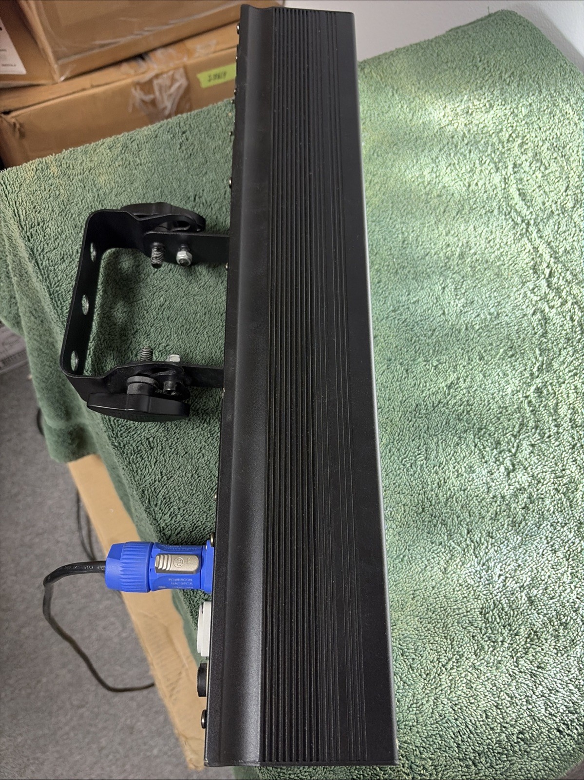 Chauvet Led RGB Professional Color Dash Batten Hex 8 With Power Cord