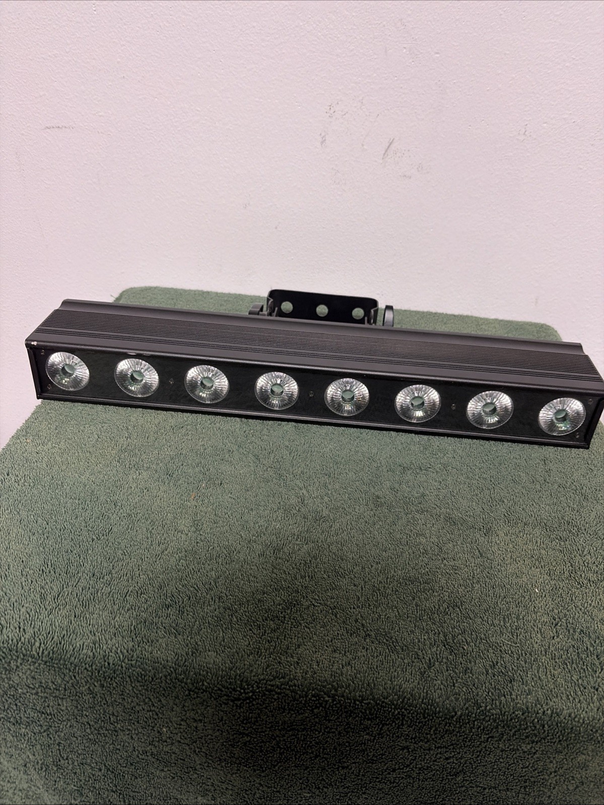 Chauvet Led RGB Professional Color Dash Batten Hex 8 With Power Cord