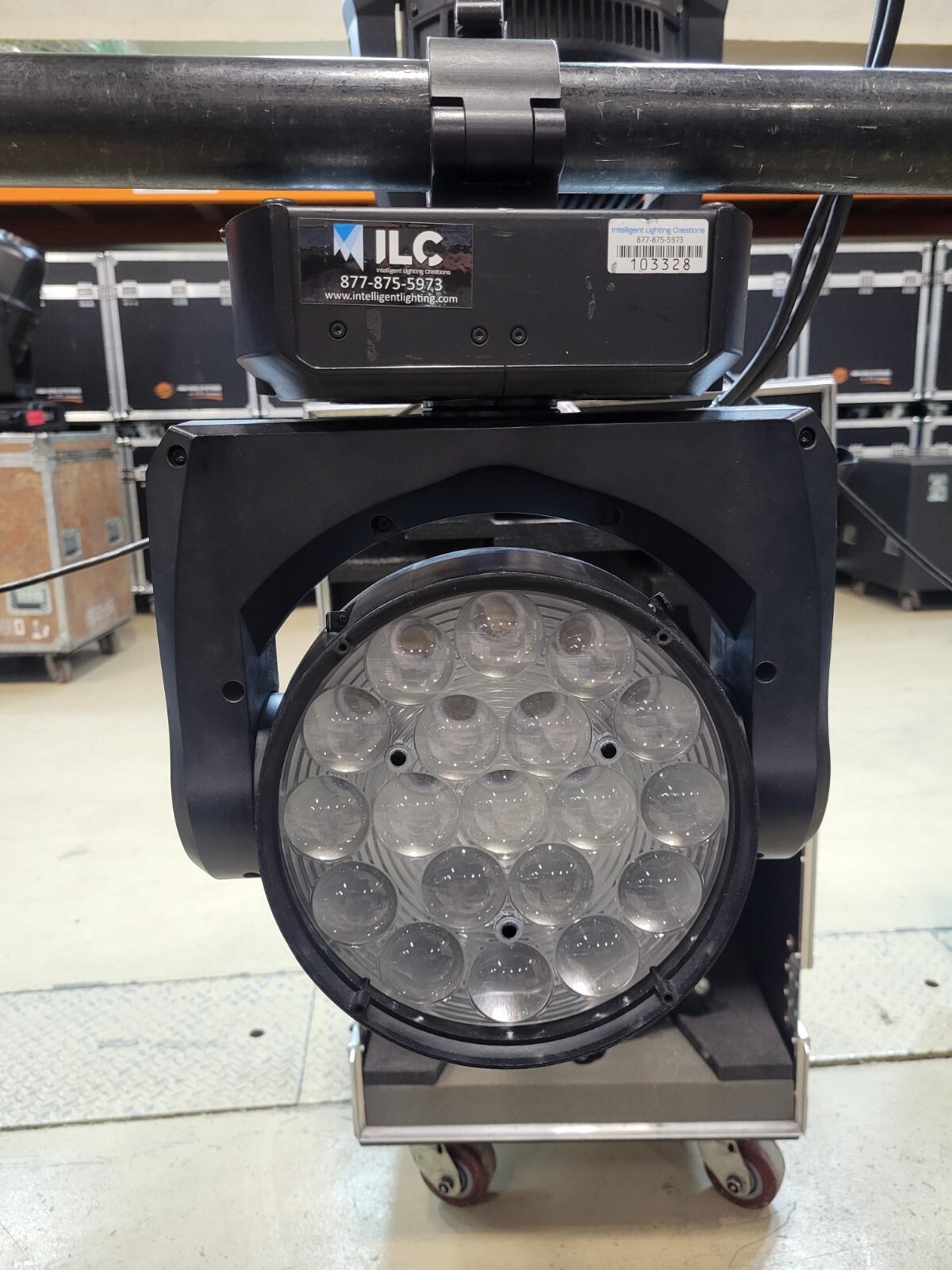 Martin MAC Aura XB Wash LED Moving Head – Every 6 fixtures comes w/a 6 way case