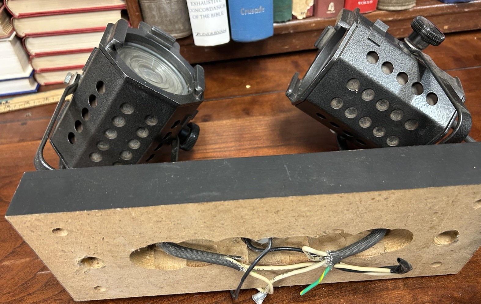 5 Vintage New York Times Square Lighting Co. Small Stage Spot Lights Unique!