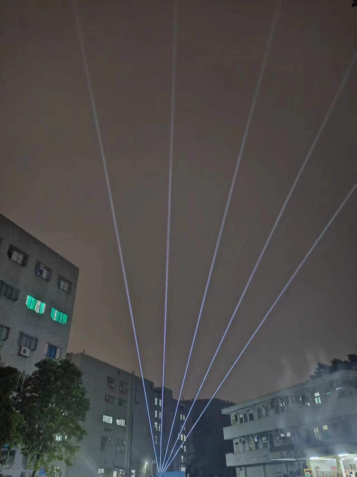 Outdoor Lazer 10W RGB Animation Laser Professional DJ Lighting 40K with Roadcase