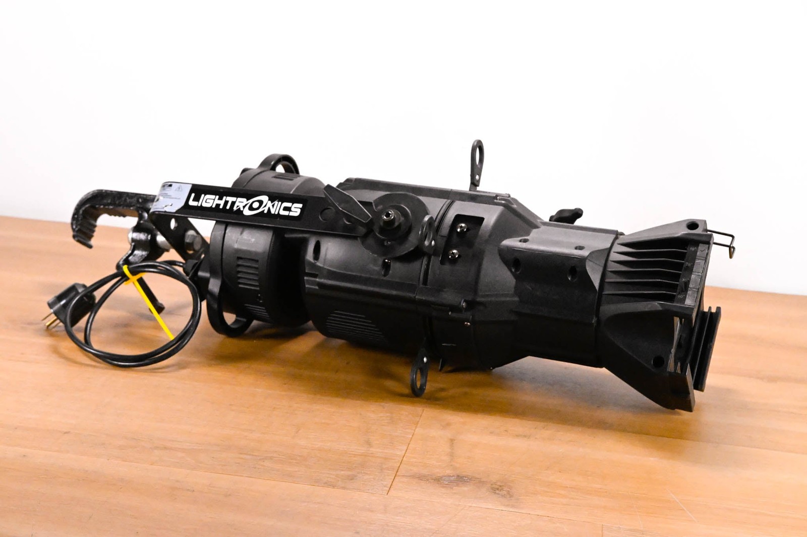 Lightronics FXLE1232 LED Profile Spot 19° LED Ellipsoidal Spotlight CG01XR3