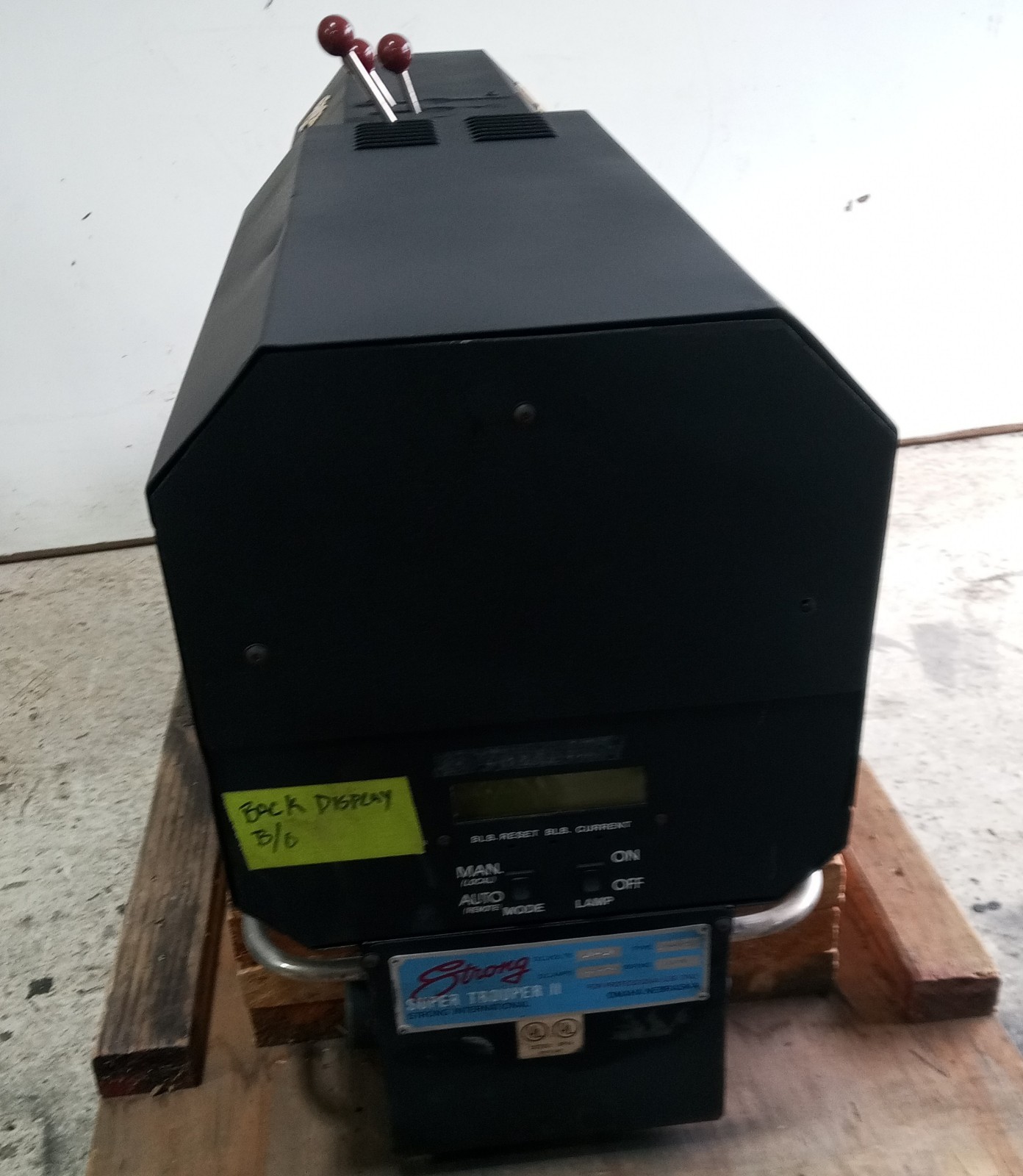 Strong Sycrolite Super Trouper 2 Follow Spot Light, Power Supply, stand, cover
