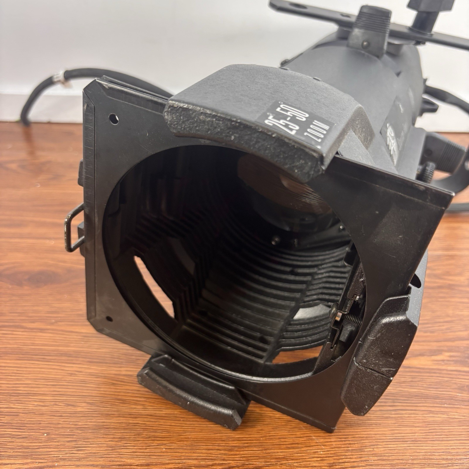 ETC Source Four Jr 25-50 Degree Zoom – Ellipoidal Series Stage Light – Read! (b)