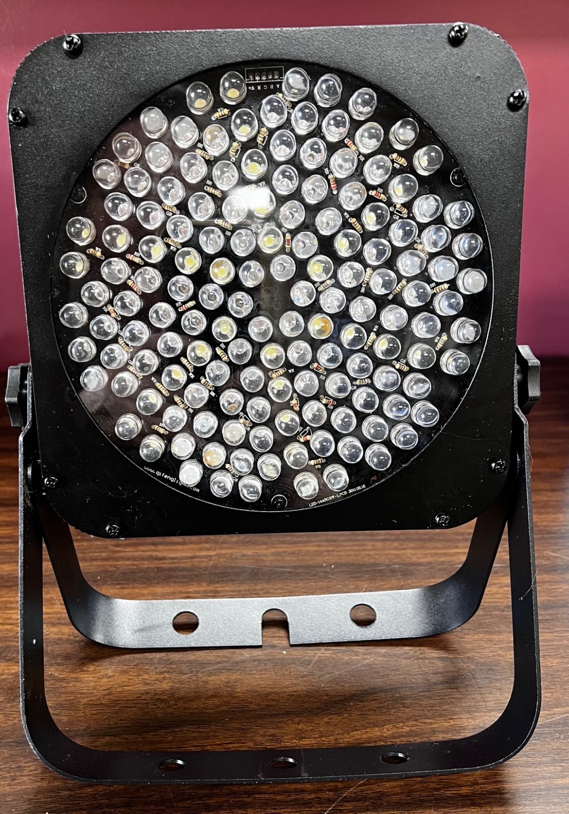 LED Flat Par Light by VEi Model LE16