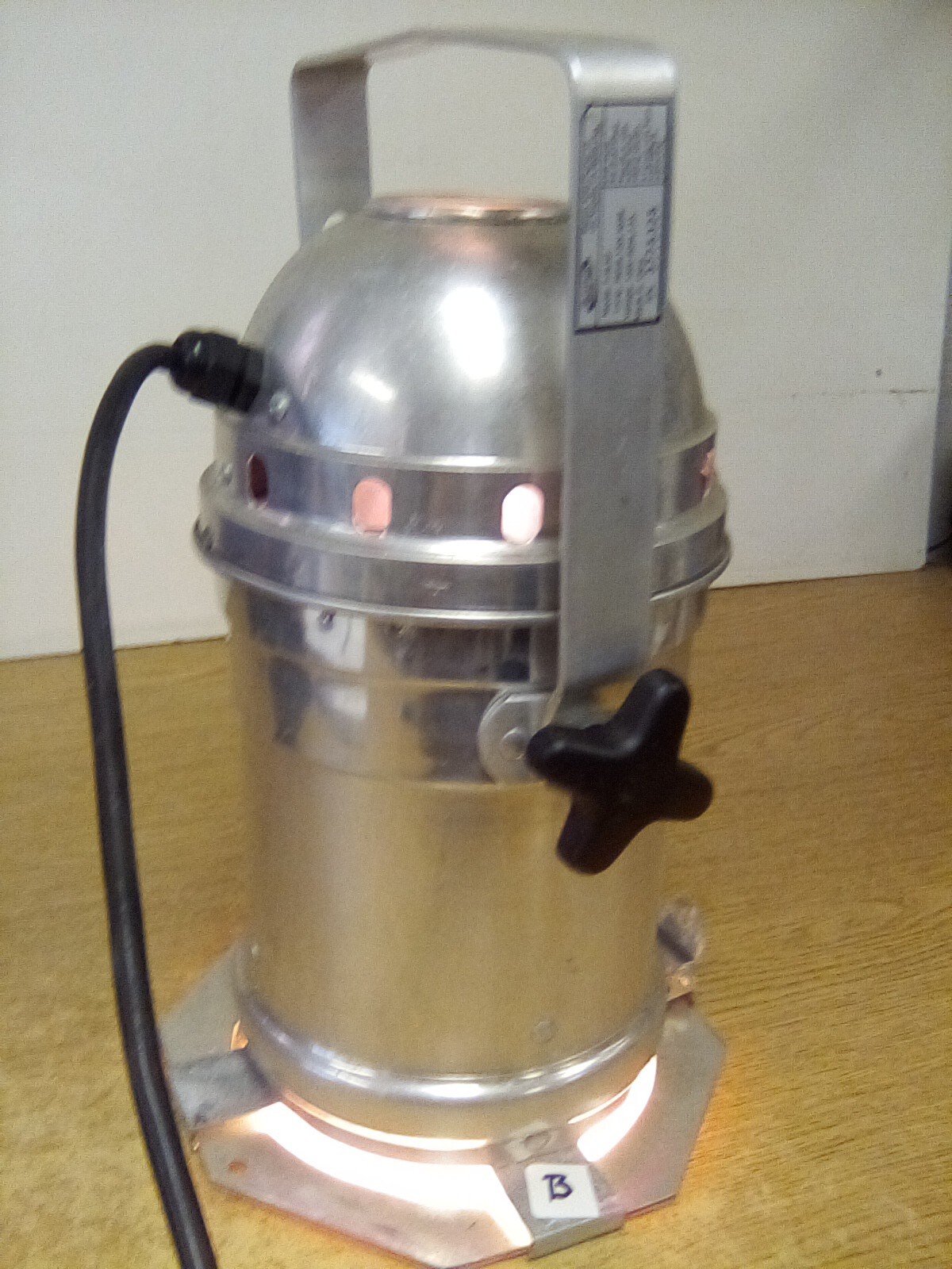 Elation Professional Model: P-56 KIT DJ Lightning Par Can (B)