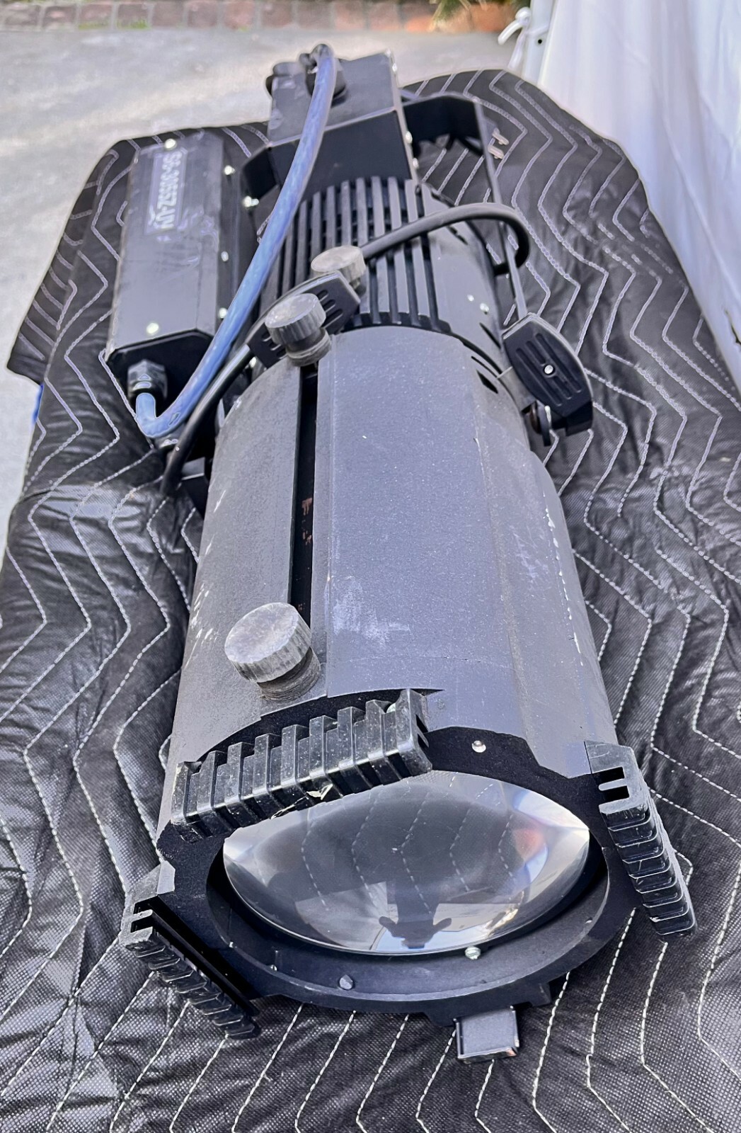 Altman 150W 30-55 Degree Shakespeare CDM Zoom Spotlight (220V) w/ C-Clamp Hanger
