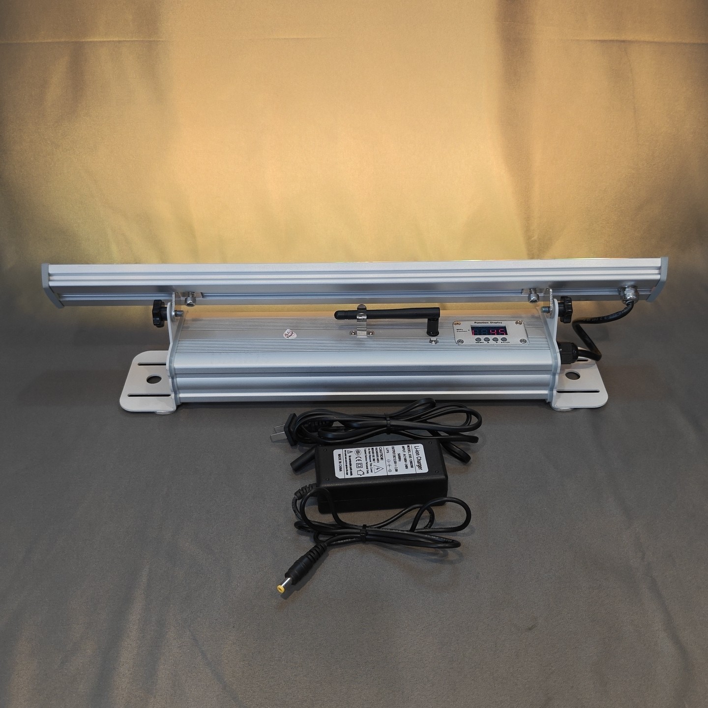 ADJ Wifly Wash Bar 20 inch, DC 12V, 2.0 A
