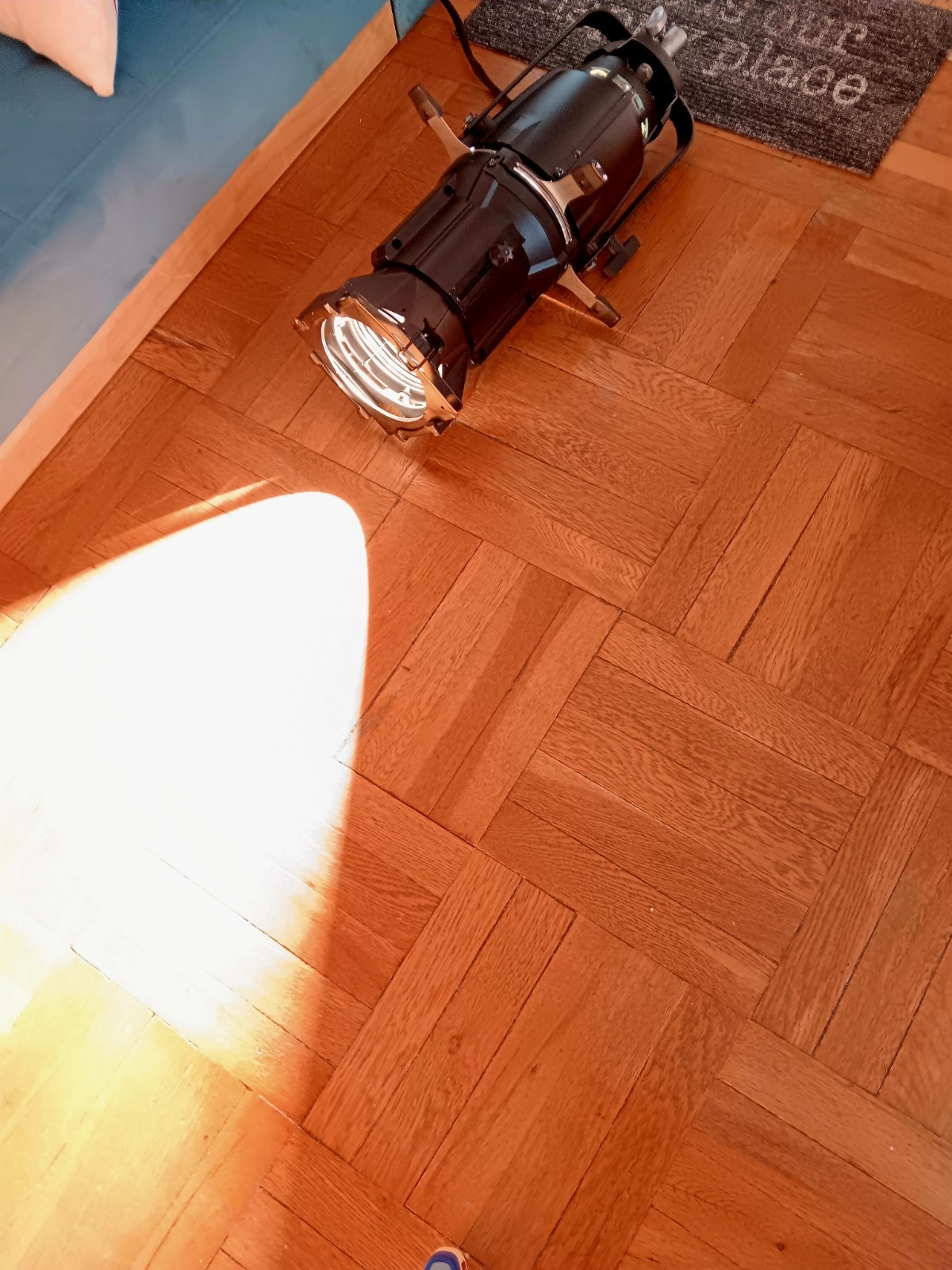 ETC Source Four 750 Ellipsoidal Halogen Spotlight 50° Manual Control