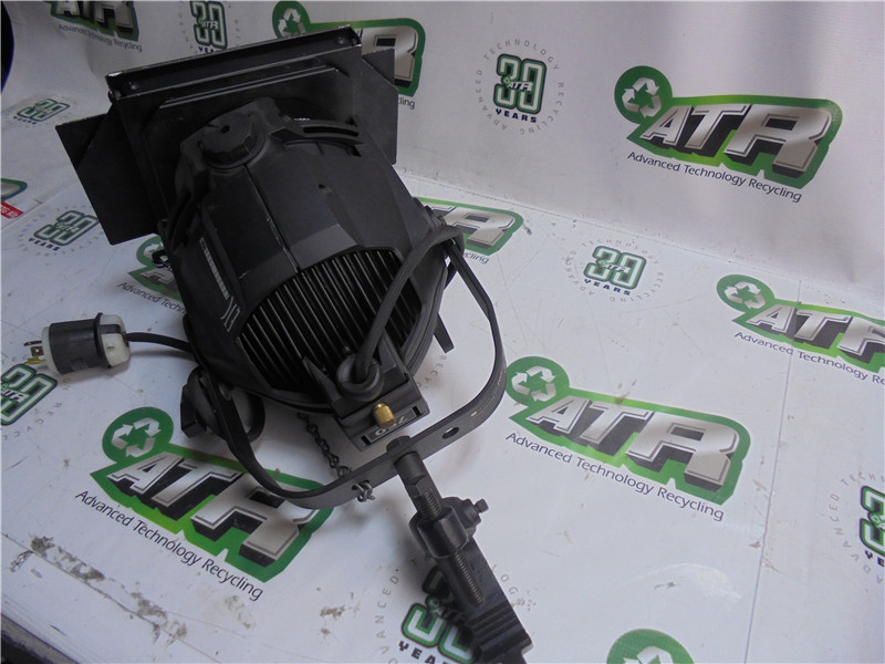 ETC Source Four 750 Stage Light HPL Series 750W 120V Tested Good Condition