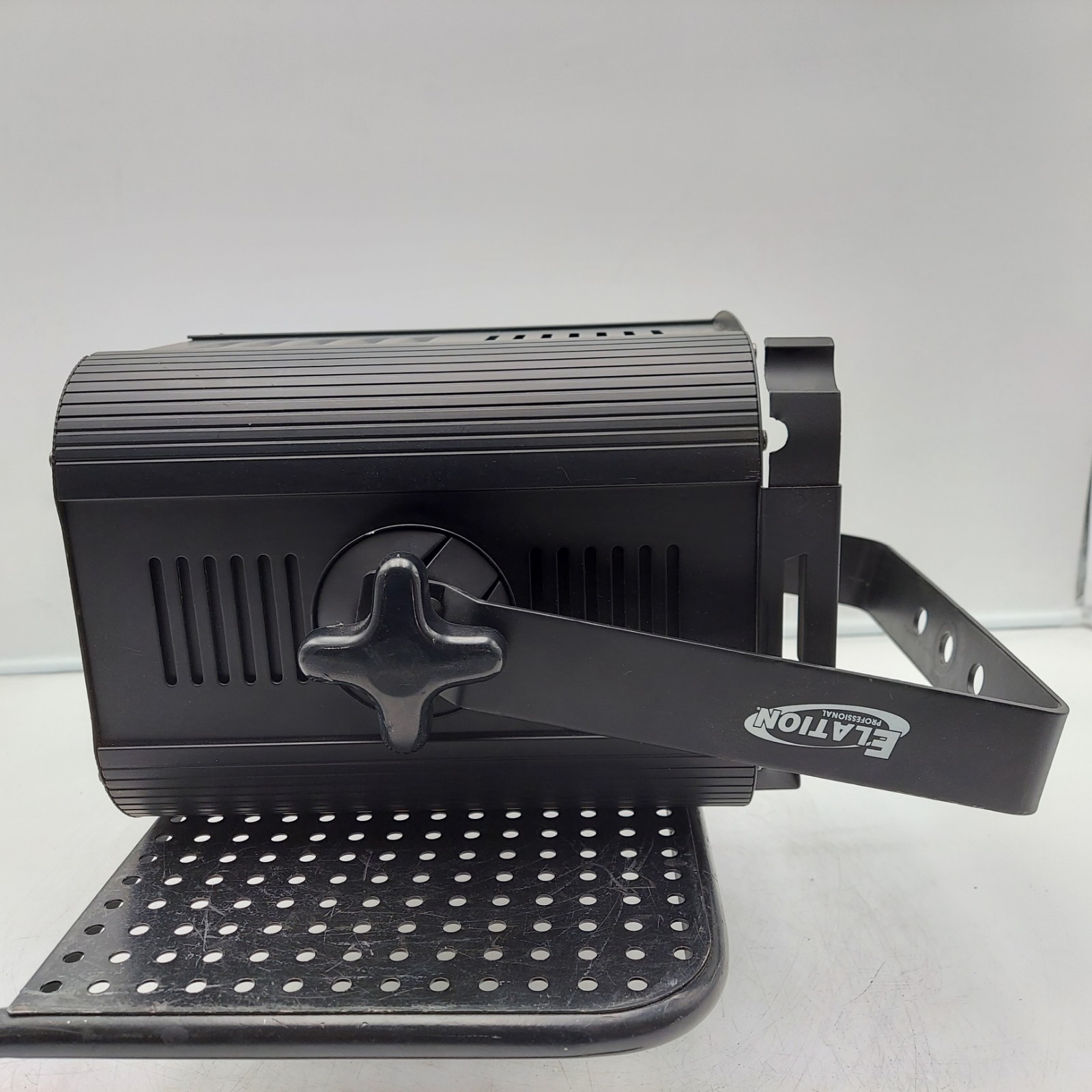Elation ELED Fresnel II 155W