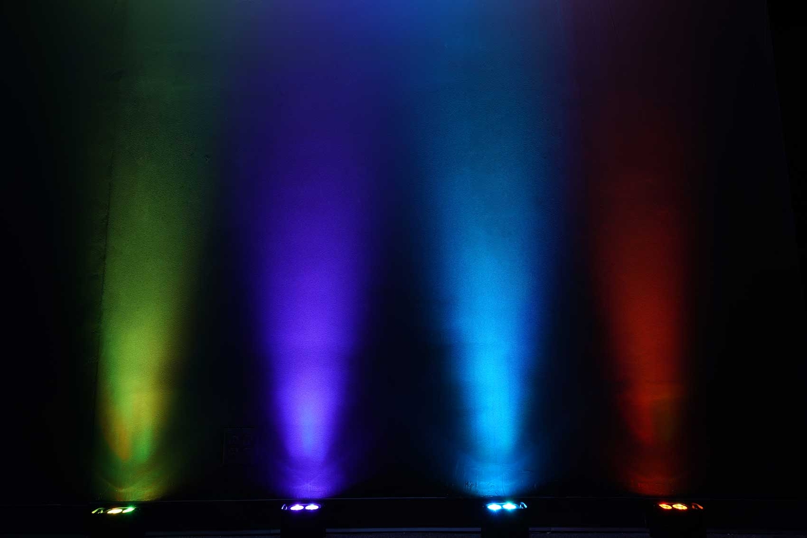 Rockville BEST PAR 50 Rechargeable Par Can Wash Light w/ Wireless DMX+RGBWA+UV