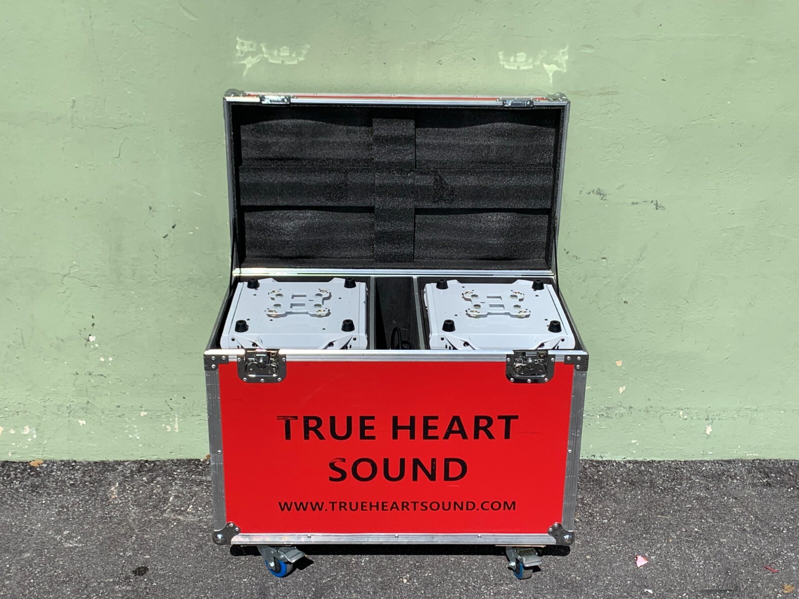 7R 230W Moving Head Beam W/Road Case #0114 (Pair)TRUEHEARTSOUND
