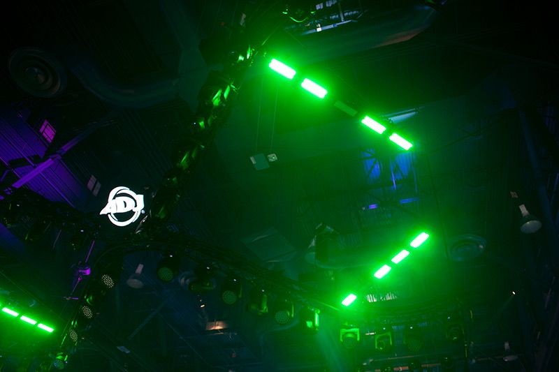 2x ADJ JOLT 300 innovative multi-use strobe / eye candy fixtures + 25′ DMX