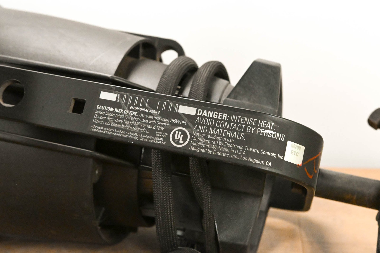 ETC Source Four Zoom 25-50 Degree 750 Ellipsoidal Light CG0129T