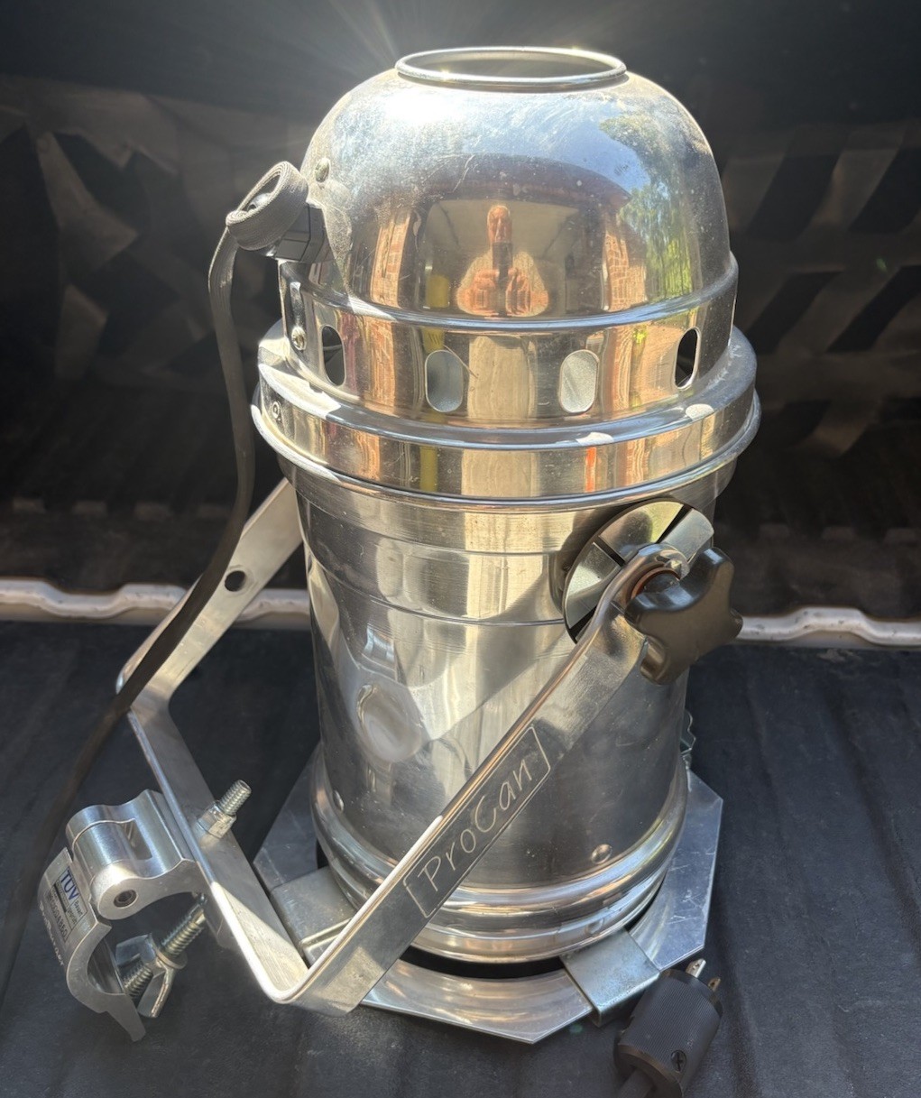 PAR CAN- SILVER SPOT LIGHTING FIXTURE PRO BURGER SWL 500 KGS TUV PRODUCT Tested