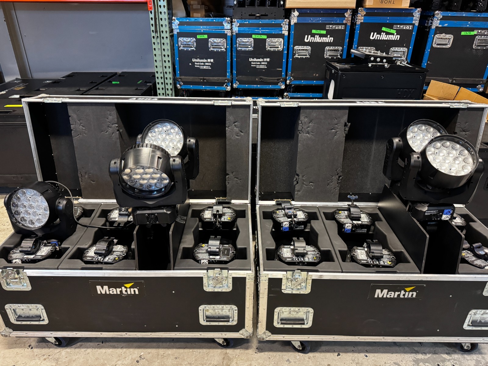 Martin MAC Aura 19x10w LED Effect Wash Moving Head Zoom + Backlight 17 Available
