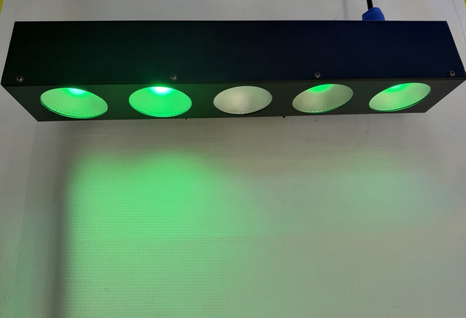 5 Eye LED Blinder Bar 100W RGBW DMX Wall Wash Stage Light DJ COB Effect