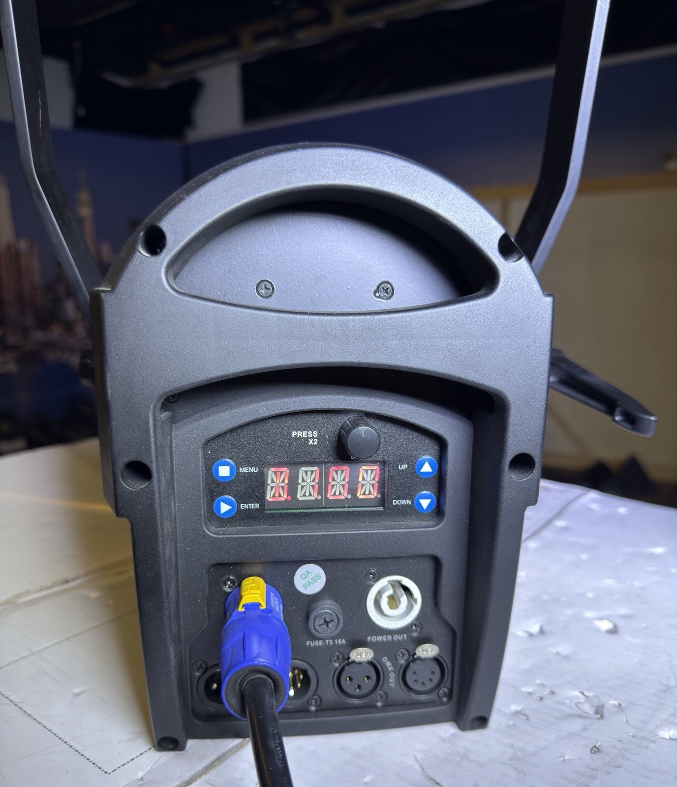 Chauvet Ovation E-95WW LED Fresnel Wash/Spotlight Fixture Barn Doors + Cable-46