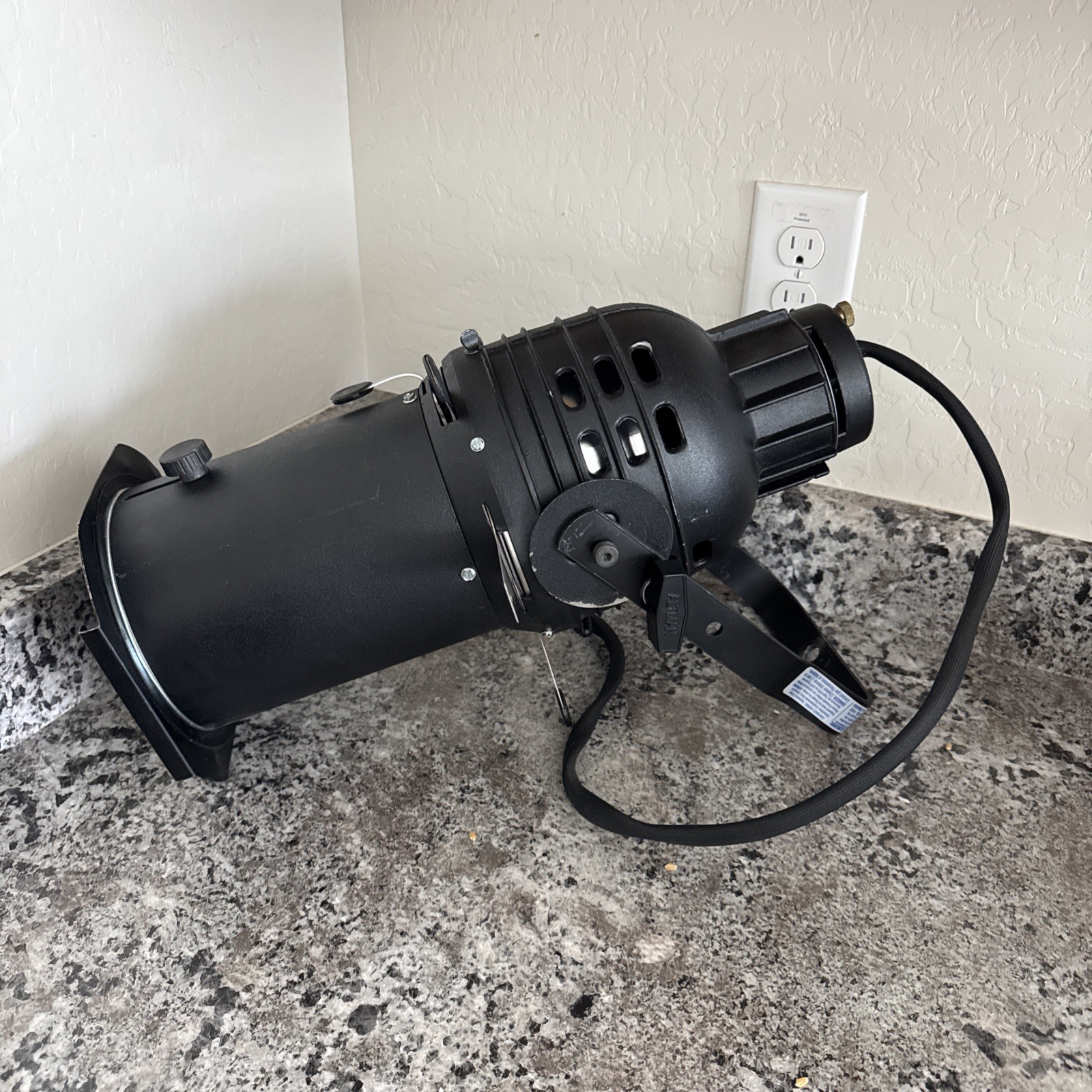 ALTMAN 360Q Series Axial Ellipsoidal Stage Lighting Unit Ceiling Hanging E31501
