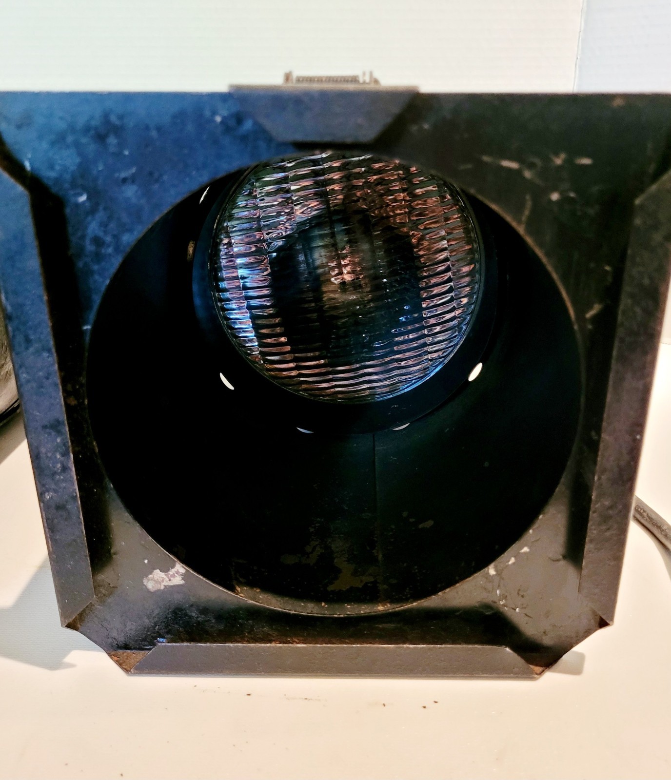 2 VTG STAGE LIGHTS FROM “WORLD THEATRE” IN ST PAUL MN- 17″ TALL-UNBRANDED