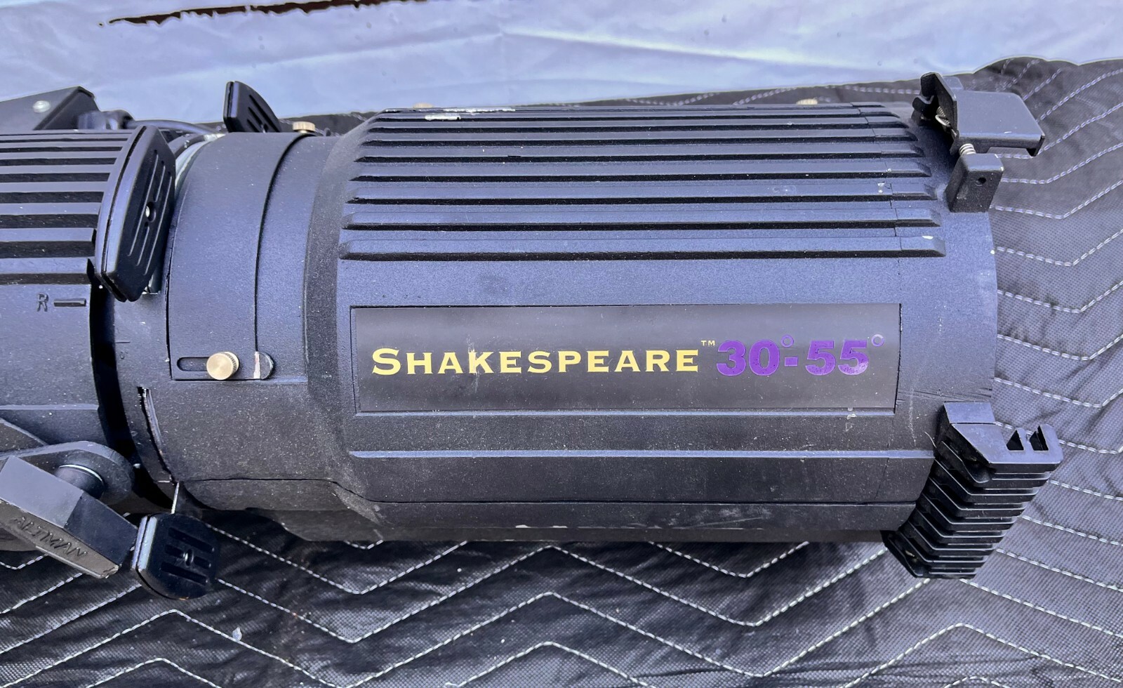 Altman 150W 30-55 Degree Shakespeare CDM Zoom Spotlight (220V) w/ C-Clamp Hanger