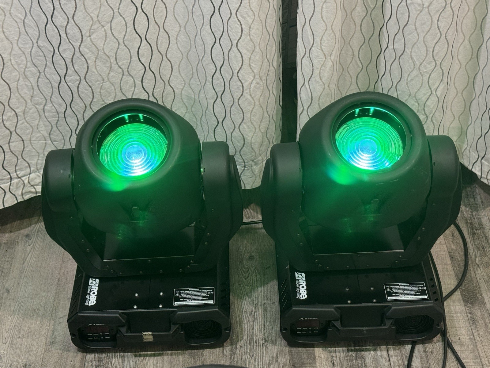 Robe Lighting Wash 250 XT CMY RGB Fresnel Moving Head DMX Stage Light Fixture FX